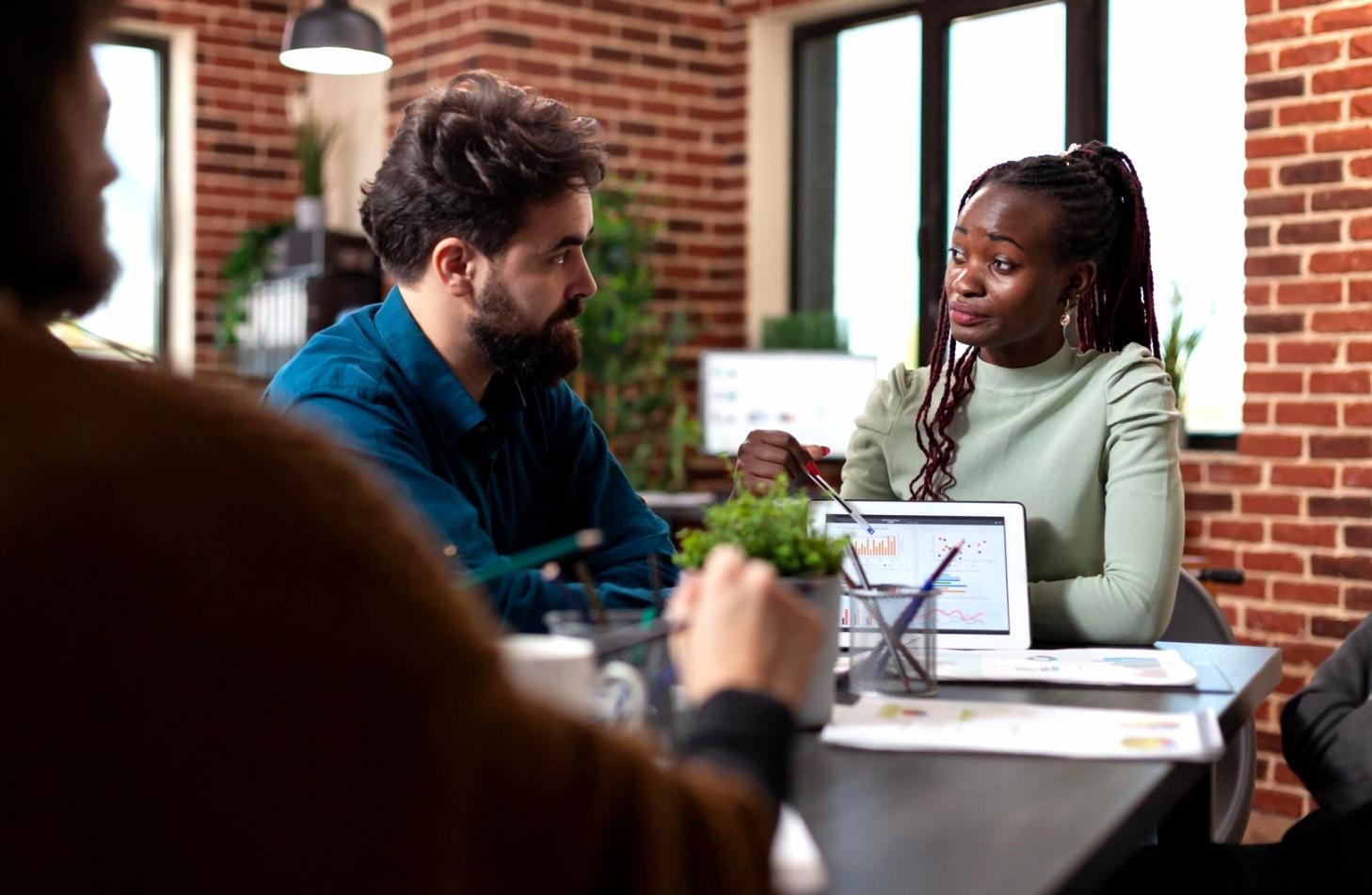 Strukturierte Finanzplanung mit klarer visueller Übersicht und Analyse